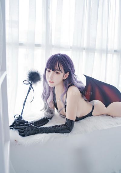 《裸》在线观看