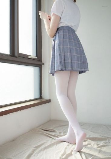 《女教师》