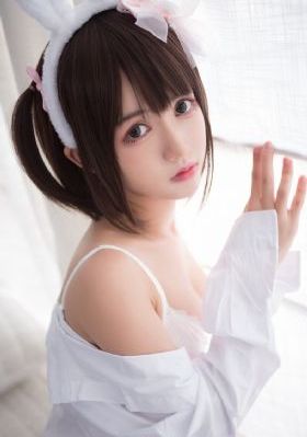 女高中生的腰姿
