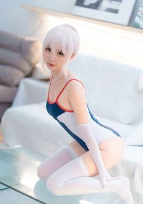 女高中生的腰姿